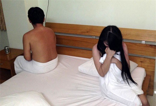 Bắt quả tang 2 đôi nam nữ mua bán dâm tại nhà nghỉ
