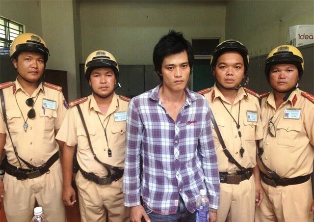 Cảnh sát giao thông truy bắt kẻ trộm xe máy ở Sài Gòn