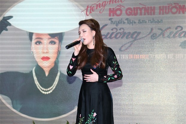 Hồ Quỳnh Hương ra mắt album bằng tình yêu dành cho nghệ thuật