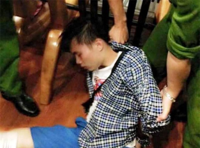 Táo tợn xông vào nhà dí dao vào cổ bé gái 6 tuổi, tống tiền