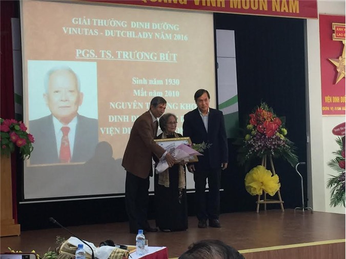 Trao tặng giải thưởng dinh dưỡng Vinutas – Dutch Lady 2016