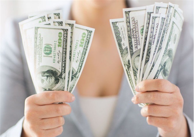 Triệu phú để lại 75 triệu euro cho nữ thư ký sau khi qua đời