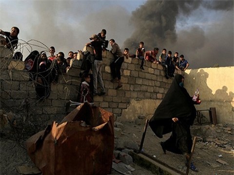 IS giết hại 232 người, bắt hàng nghìn dân thường làm lá chắn sống