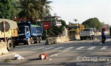 Sang đường bất cẩn, một cụ ông bị xe máy tông tử vong