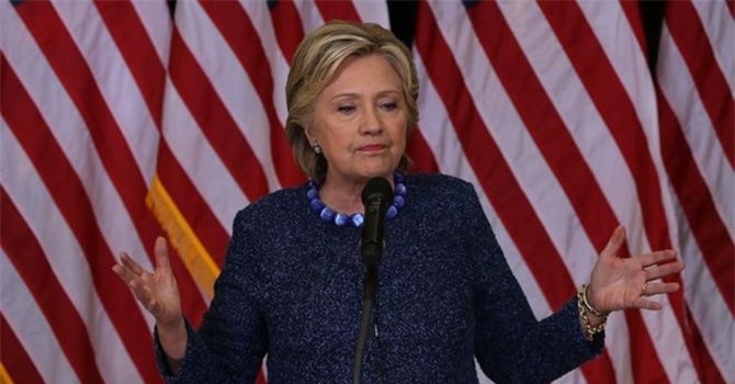 Bà Clinton "thúc" FBI giải trình về động cơ điều tra email