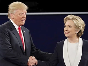 Bầu cử Mỹ: Trump "bứt phá" sau vụ email của bà Clinton