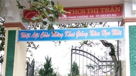 Bị mời phụ huynh, học sinh lớp 8 mang dao chém thầy giáo thương nặng