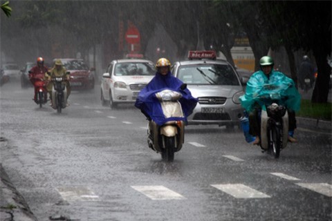 Không khí lạnh tăng cường miền Bắc, miền Trung mưa lớn