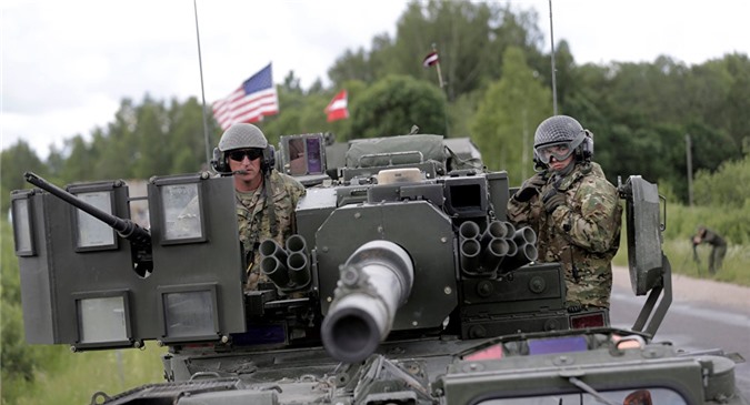 NATO ráo riết đẩy mạnh chuẩn bị cho cuộc chiến với Nga?