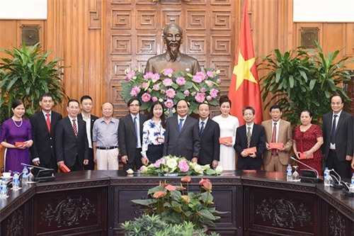 Thủ tướng làm việc với Hiệp hội Doanh nghiệp nhỏ và vừa Việt Nam