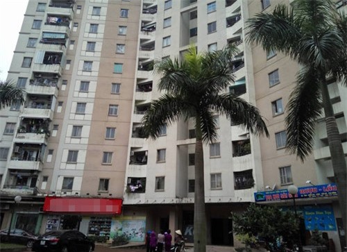 Xót xa bé trai 8 tuổi rơi từ tầng 11 chung cư, tử vong