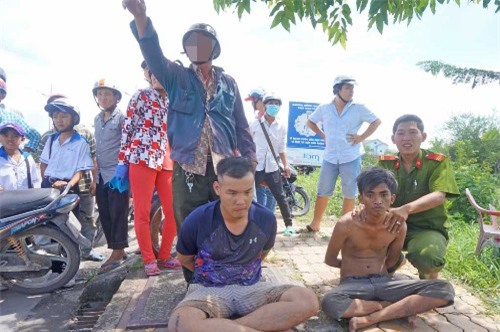 "Nghẹt thở" truy đuổi 15km bắt hai tên cướp trên đường cao tốc