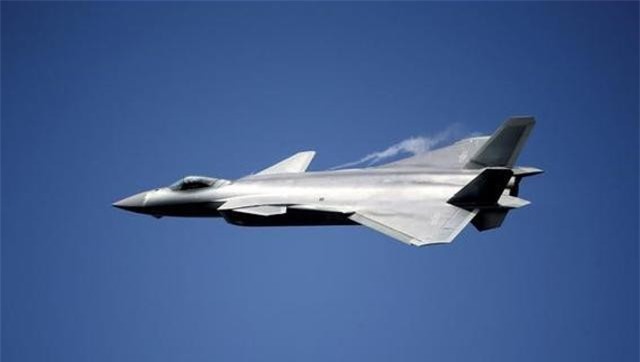 Trung Quốc lần đầu trình diện tiêm tích tàng hình J-20