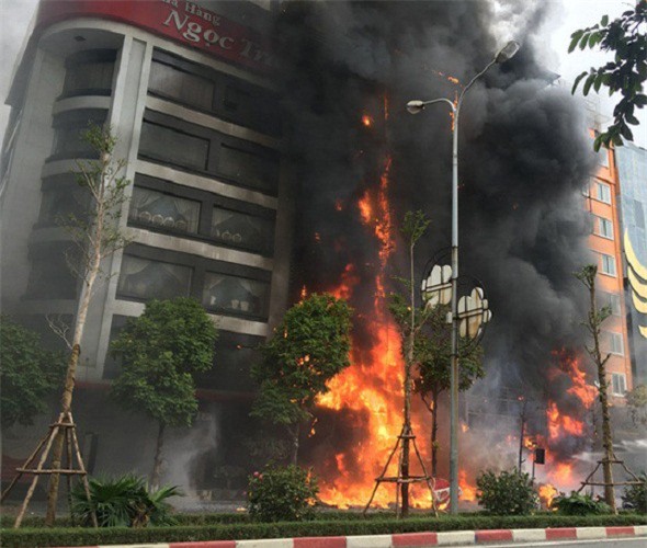 Cháy quán karaoke trên phố Trần Thái Tông: Khởi tố vụ án