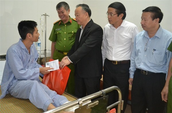 Lãnh đạo Hà Nội thăm hỏi chiến sỹ bị thương khi chữa cháy ở Trần Thái Tông