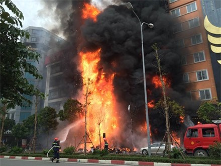 Chủ quán karaoke bị cháy ở Trần Thái Tông phớt lờ yêu cầu của cảnh sát