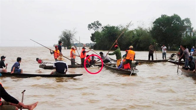 Tìm thấy thi thể nữ sinh xấu số mất tích khi vượt lũ đến trường