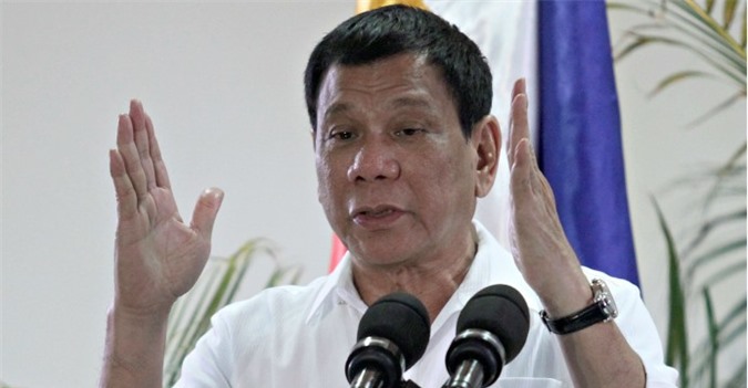 Tổng thống Philippines "nổi đóa" với Mỹ vì vụ bán súng