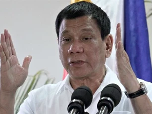 Tổng thống Philippines "nổi đóa" với Mỹ vì vụ bán súng