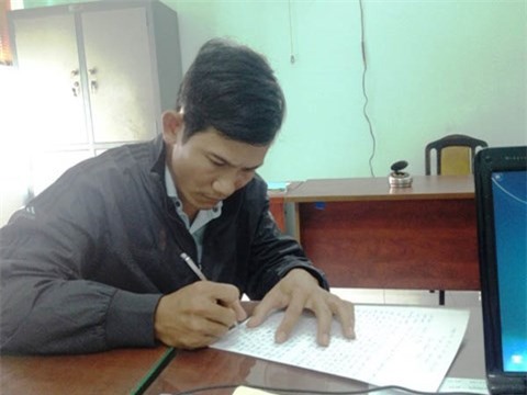 Tự tử 6 lần không chết, kẻ sát hại người yêu ra đầu thú