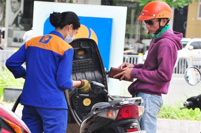 Giá xăng tăng từ 15h chiều nay