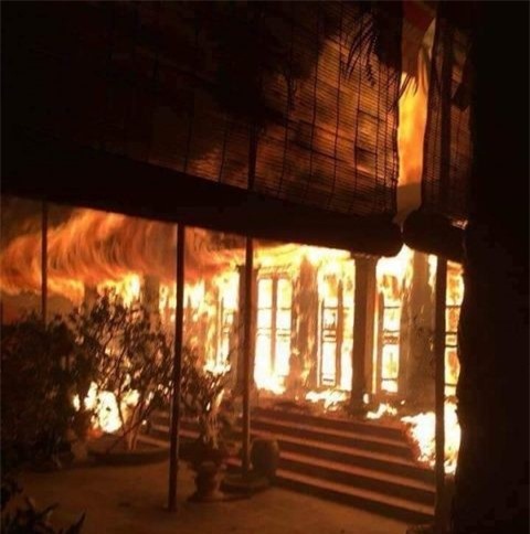 Hà Nội: Cháy lớn thiêu rụi chùa Tĩnh Lâu vào lúc nửa đêm