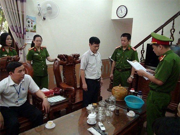 Thêm một cán bộ Công ty xổ số kiến thiết Hà Giang bị bắt