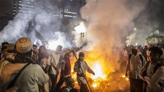 Biểu tình biến thành bạo lực, Tổng thống Indonesia hủy thăm Australia