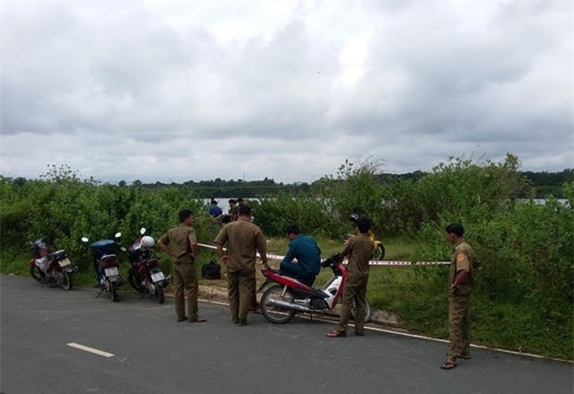 Cô gái trẻ chết dưới Hồ Đá sau cuộc nói chuyện với nam thanh niên