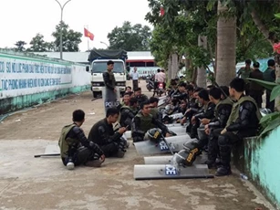 Điều cảnh sát cơ động ngăn chặn học viên cai nghiện gây náo loạn