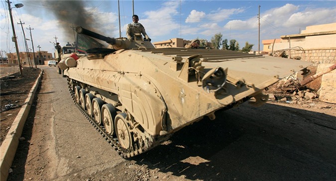 Hàng loạt chỉ huy IS ôm tiền bỏ trốn