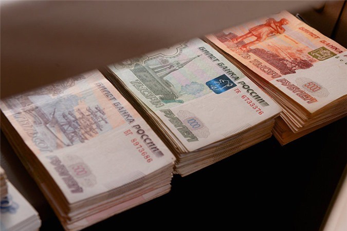 Nga biến đồng Rúp thành "tiền tệ siêu lợi nhuận"