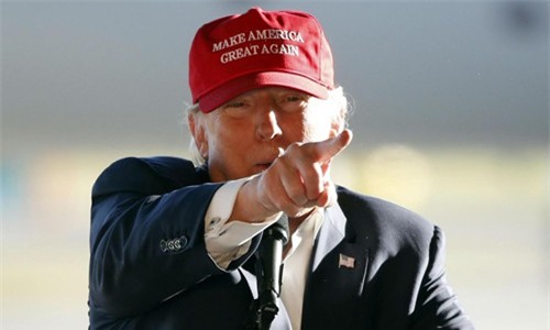 Thất vọng với FBI, Trump quay sang "nhiếc móc" Clinton