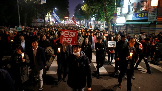 Tòa án Hàn Quốc phát lệnh bắt hai cựu trợ lý tổng thống