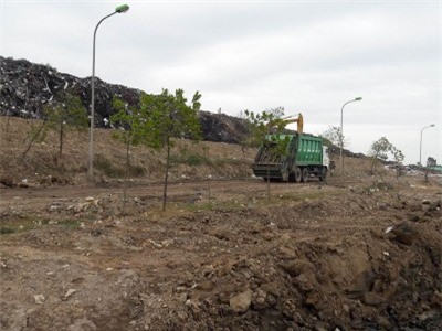 Bất thường đằng sau vụ cháy "núi" rác ở Bắc Ninh: Bắt được xe chở rác không rõ nguồn gốc