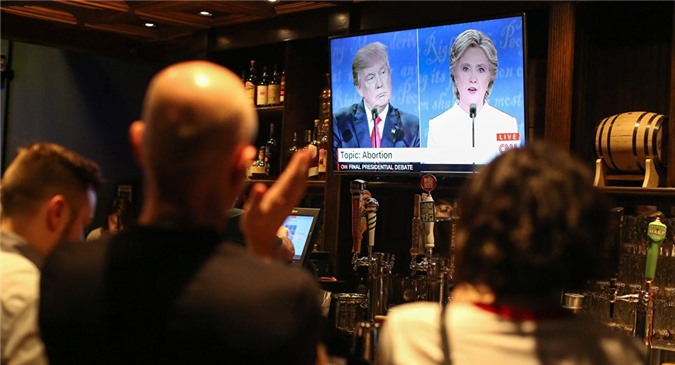 Trump và Clinton "tệ" đến mức nào trong mắt cử tri Mỹ?