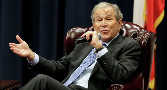 Cựu Tổng thống Bush nói "không" với cả 2 ứng viên, Trump lên tiếng