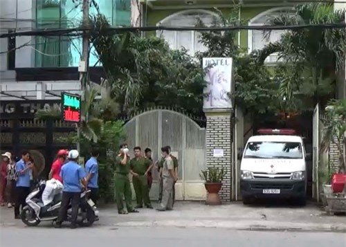 Hoảng hồn phát hiện người đàn ông chết bất thường trong khách sạn