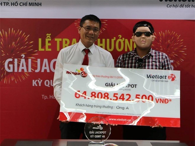 Nghi vấn về người trúng số hàng chục tỷ đeo mặt nạ nhận giải
