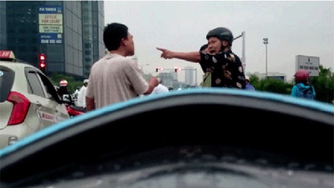 Nguyên nhân vụ cán bộ Sở Ngoại vụ xô xát với tiến sĩ 76 tuổi