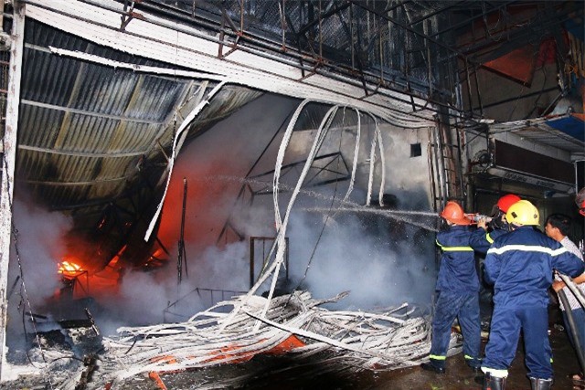 Cháy cửa hàng nội thất Tùng Hằng: Tình tiết mới nhất