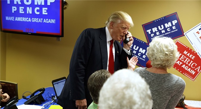 Ông Trump và Putin điện đàm với nhau, EU hoang mang