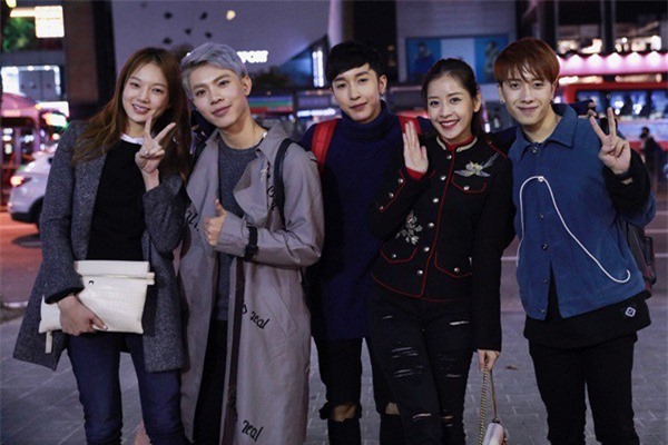 Hội ngộ Monstar, Chi Pu được Á hậu Hàn Quốc lái xe đưa đi ăn tối