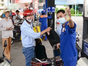 Không lỗ chênh lệch tỷ giá, Petrolimex lãi tăng gần gấp đôi