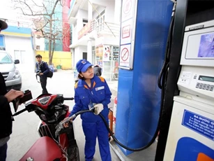 Nhập 2,2 triệu m3 tấn xăng dầu phục vụ dịp Tết 2017