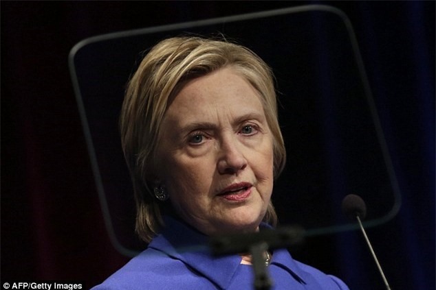 Sau bầu cử tổng thống Mỹ, bà Clinton xuất hiện lộ rõ vẻ tiều tụy
