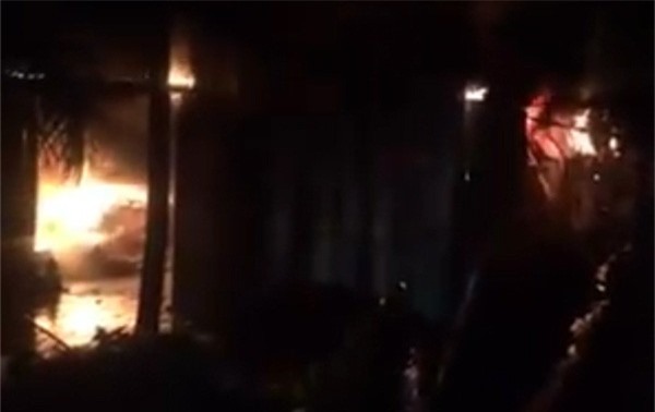 Cháy lớn ở xưởng cưa, người dân hoảng loạn