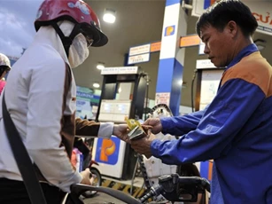 Giá xăng sẽ quay đầu giảm vào ngày mai?