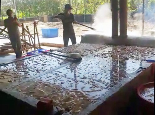 Kinh hoàng hơn 1,4 tấn lòng thối sắp tuồn vào quán ăn