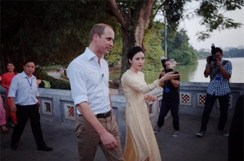 MC xinh đẹp Thùy Dương kể phút gặp gỡ hoàng tử William